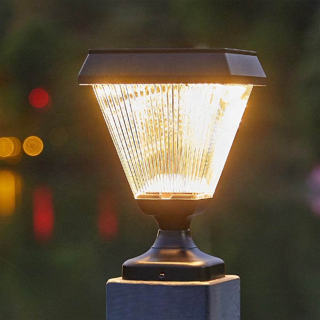 SCUBE Solar Powered Garden Pillar Light – Elegant Outdoor Gate & Pillar Lighting