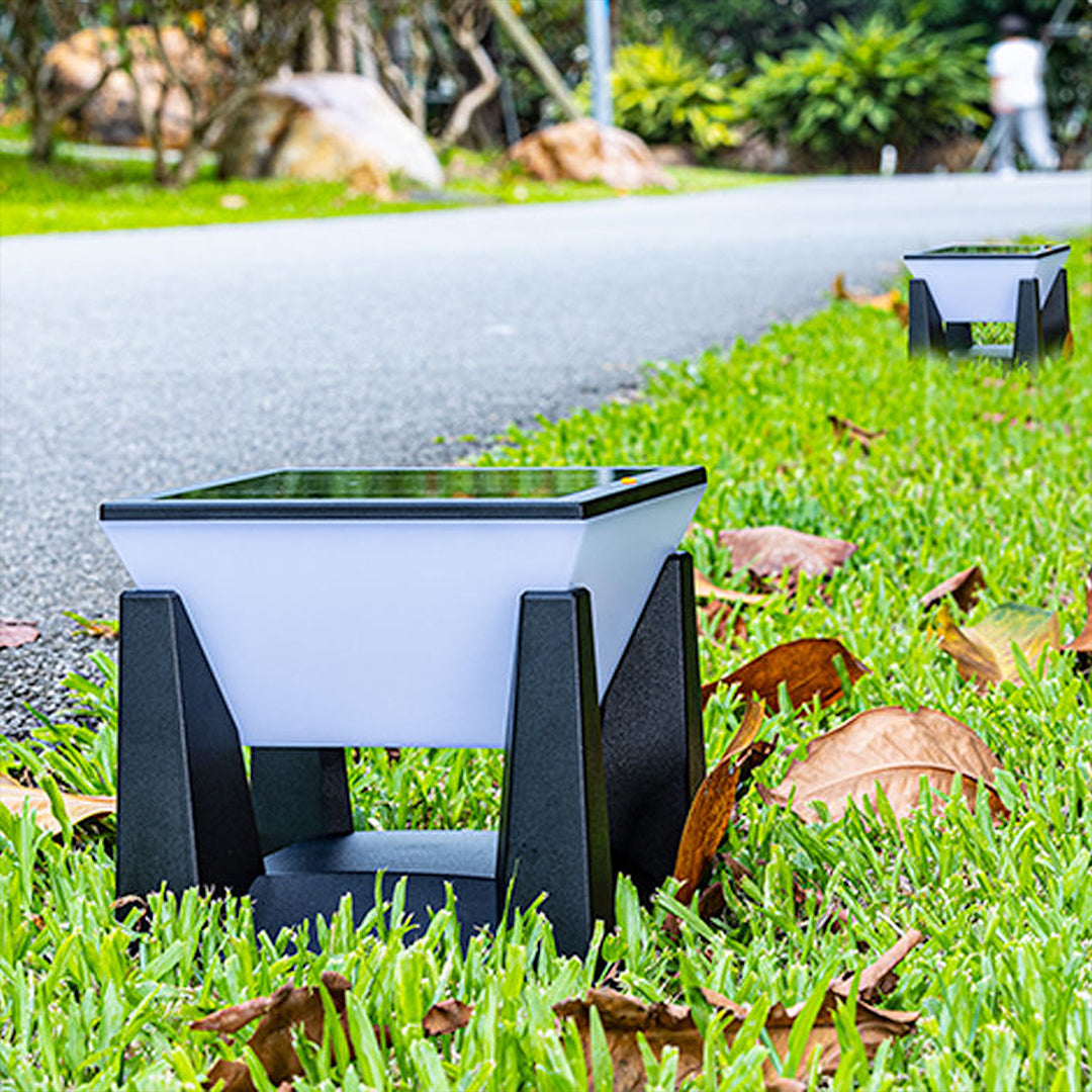 SCUBE Solar Powered Garden Pillar Light – Elegant Outdoor Column Lighting